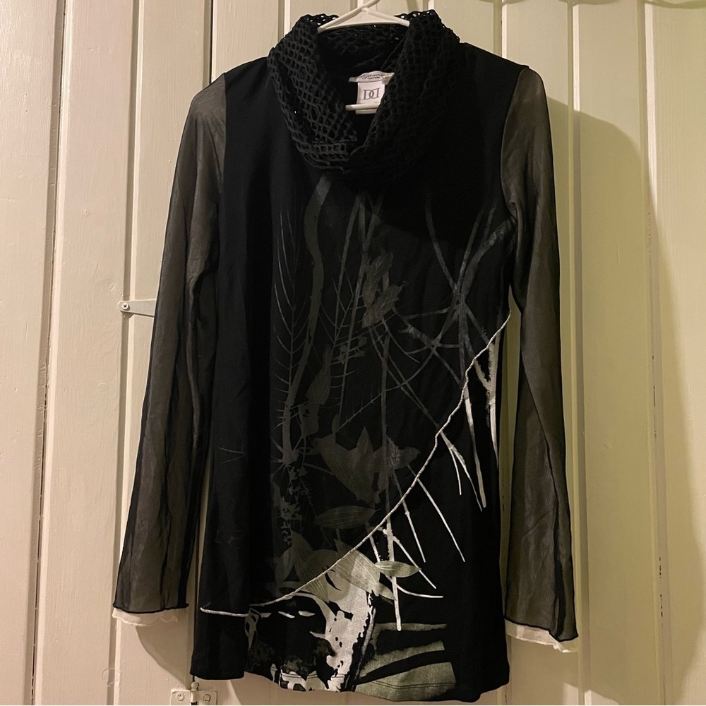 DZHAVAEL COUTURE floral blouse-medium EUC